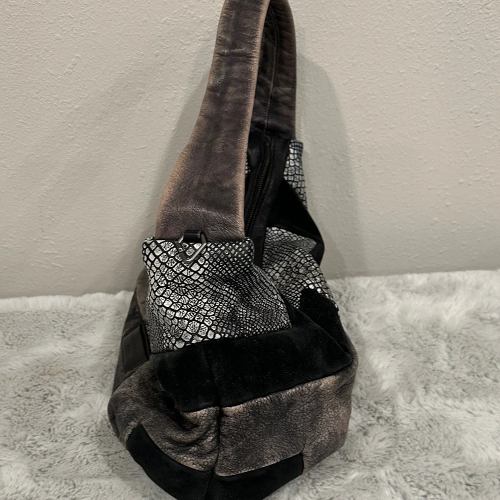 Liebeskind Irvine Hobo Bag Black Gray Leather Alligator Embossed Slouchy Luxe